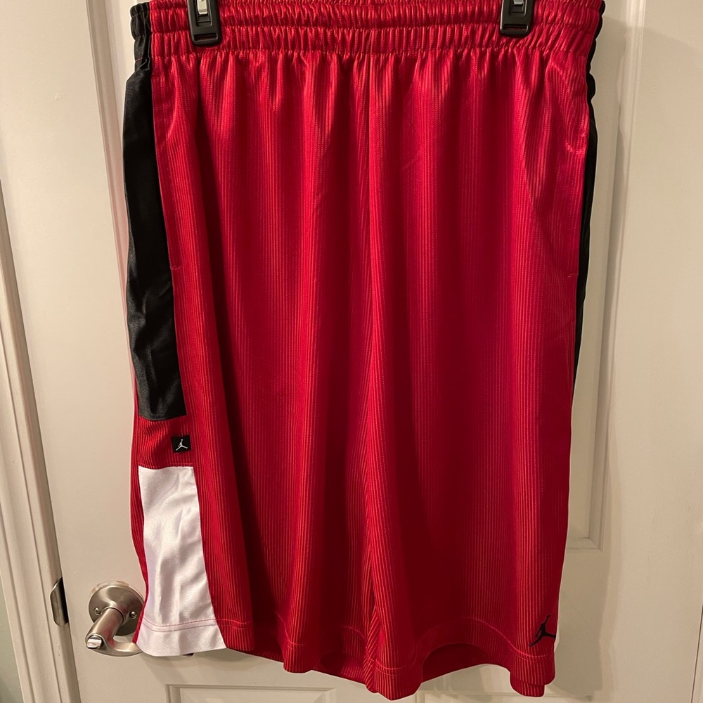 Men’s Jordan shorts size large